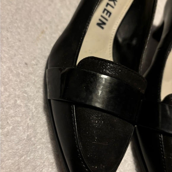Almost Brand New Heels By ANNE KLEIN - Size 8 M - Heel Height 2 Inches- Box 72 - Picture 2 of 9